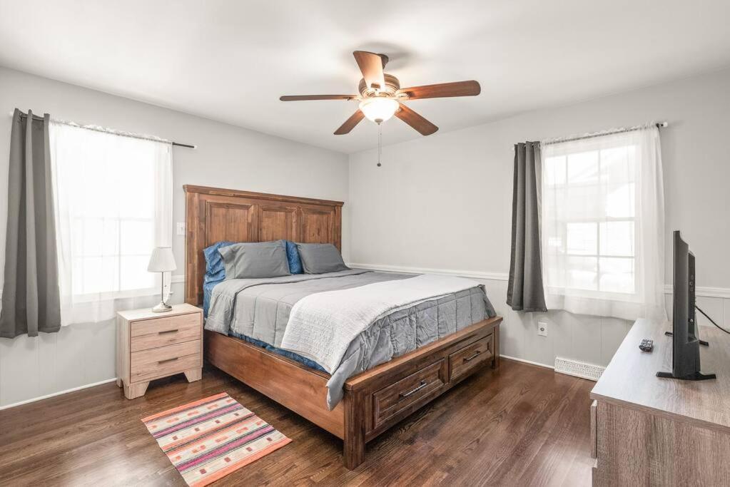 Spotless 4Br Near Clt Uptown, Fast Wi-Fi Apartment Charlotte Luaran gambar