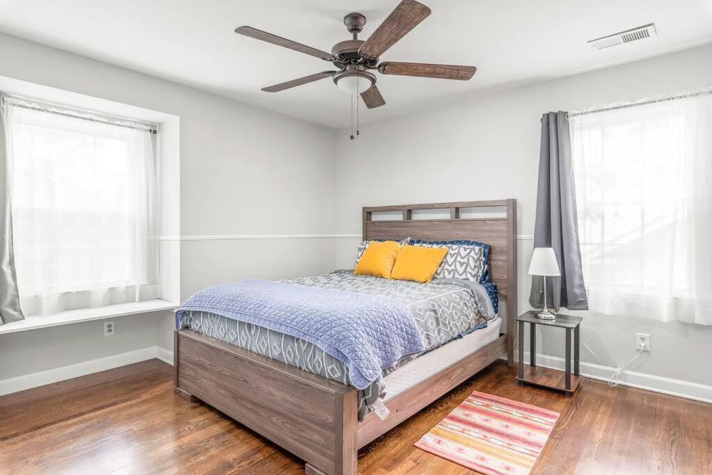 Spotless 4Br Near Clt Uptown, Fast Wi-Fi Apartment Charlotte Luaran gambar
