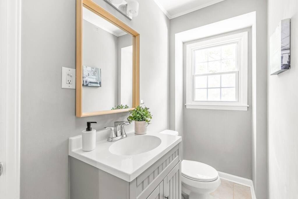 Spotless 4Br Near Clt Uptown, Fast Wi-Fi Apartment Charlotte Luaran gambar